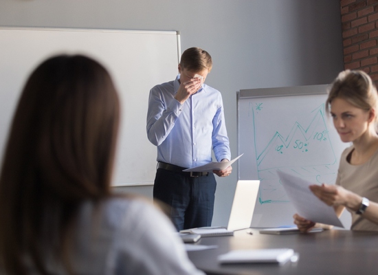 Persona con estres laboral